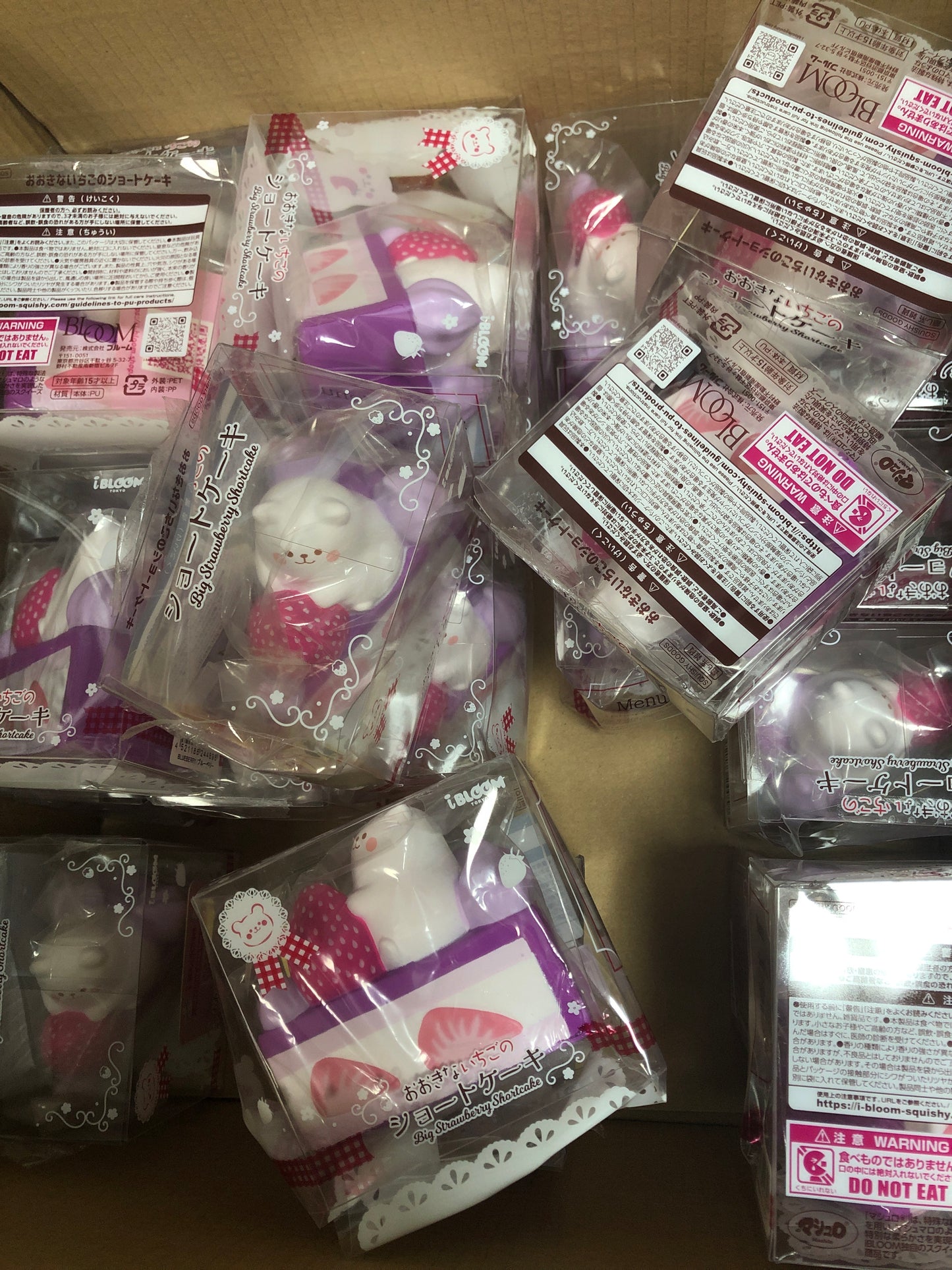 iBloom Squishy - Big Strawberry Shortcake